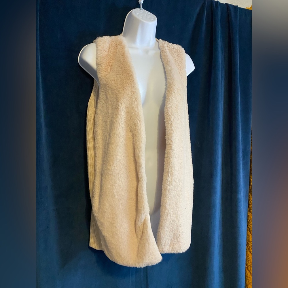 Women s faux fur vest